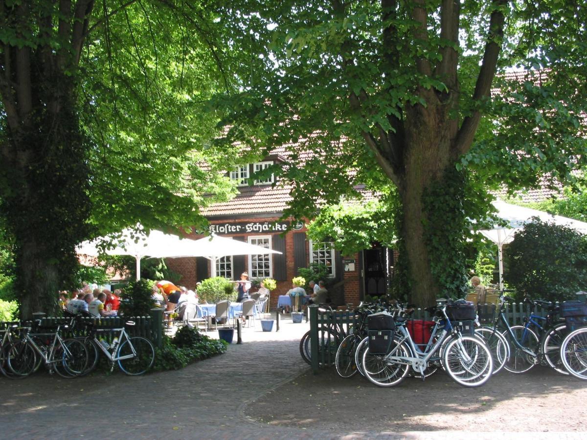 Klosterschanke Hude Hotel Ferienwohnungen Restaurant Cafe Exterior photo